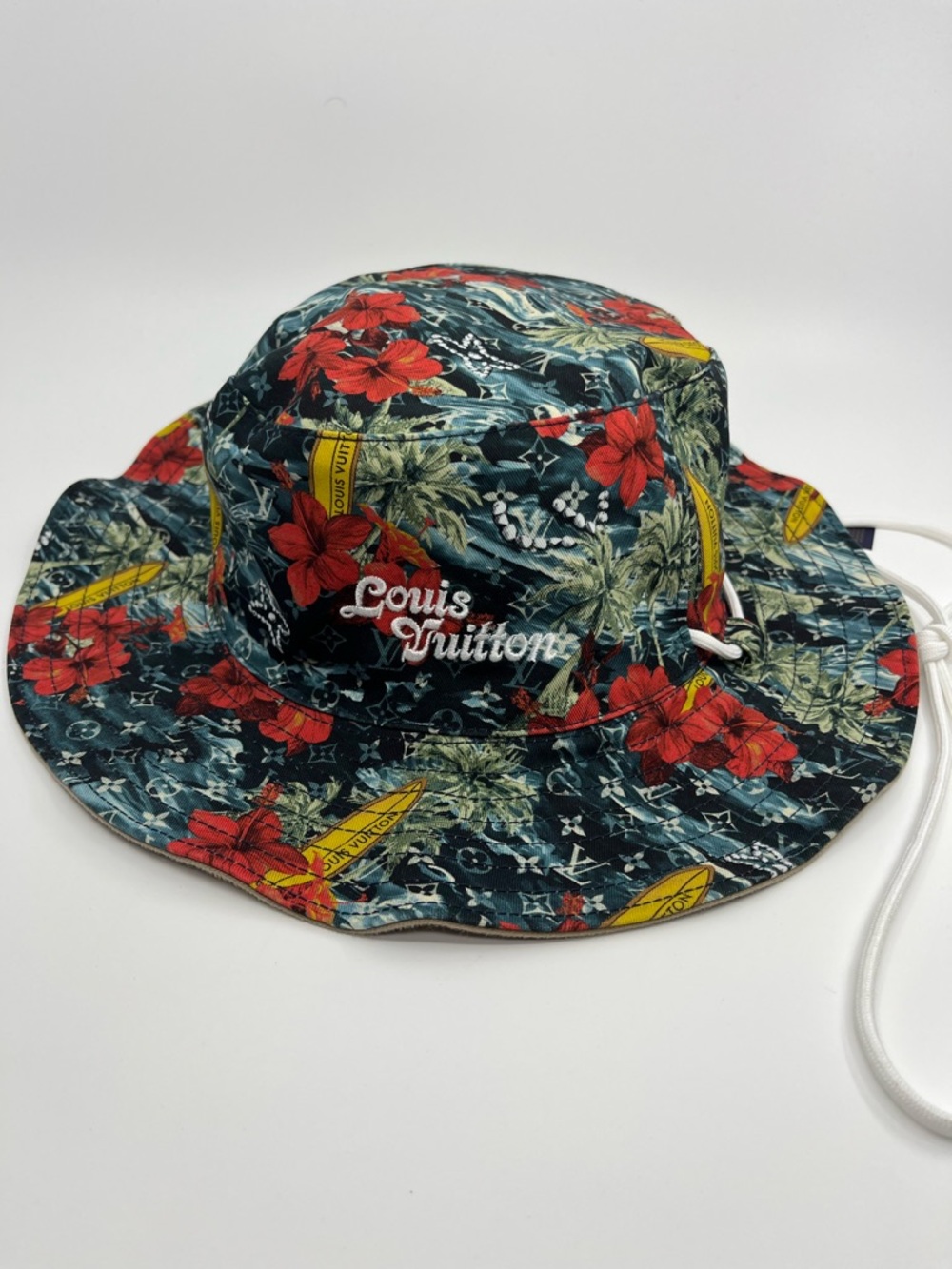 New Authentic Louis Vuitton Surfin' Monogram Explorer Reversible Bucket Hat - Picture 9 of 15